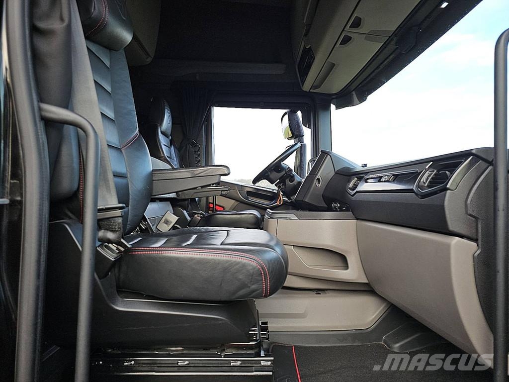 Scania R580 6X2 NB LED LEATHER 曳引機組件