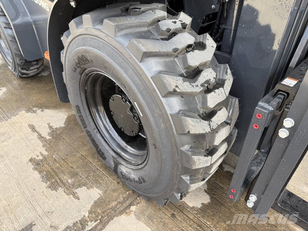 LiuGong CLG 2030 H RT4 4x4 3T Rough Terrain Forklift Empilhadores Diesel
