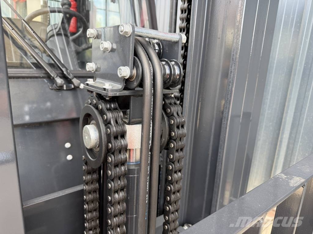 LiuGong CLG 2030 H RT4 4x4 3T Rough Terrain Forklift Empilhadores Diesel
