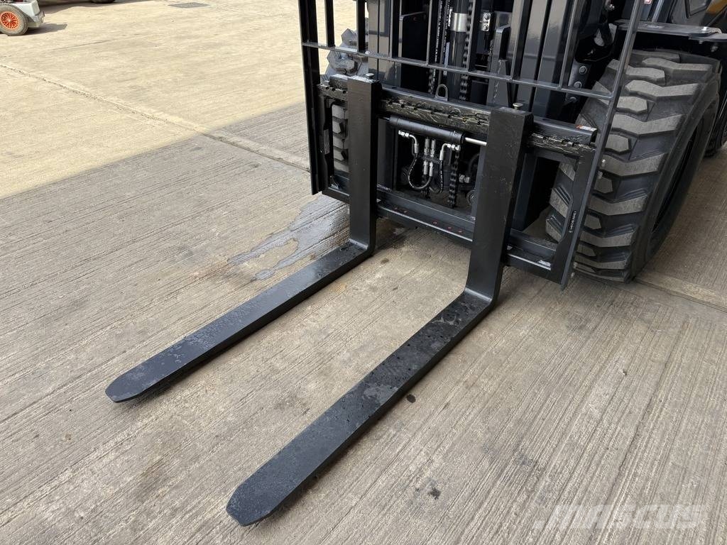 LiuGong CLG 2030 H RT4 4x4 3T Rough Terrain Forklift Empilhadores Diesel