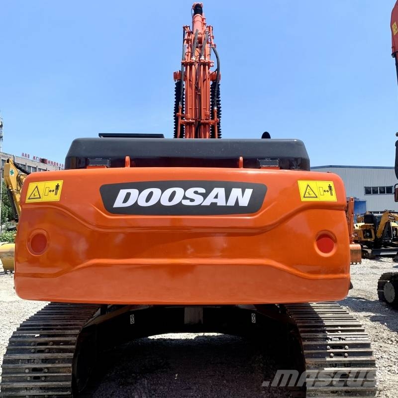 Doosan DX 300 履带挖掘机