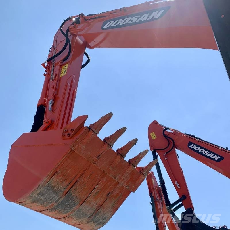 Doosan DX 300 履带挖掘机