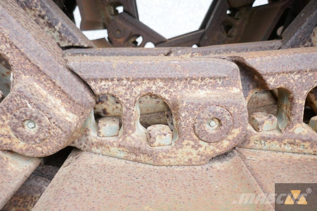 CAT D7H Trackgroup Neumáticos, ruedas y llantas