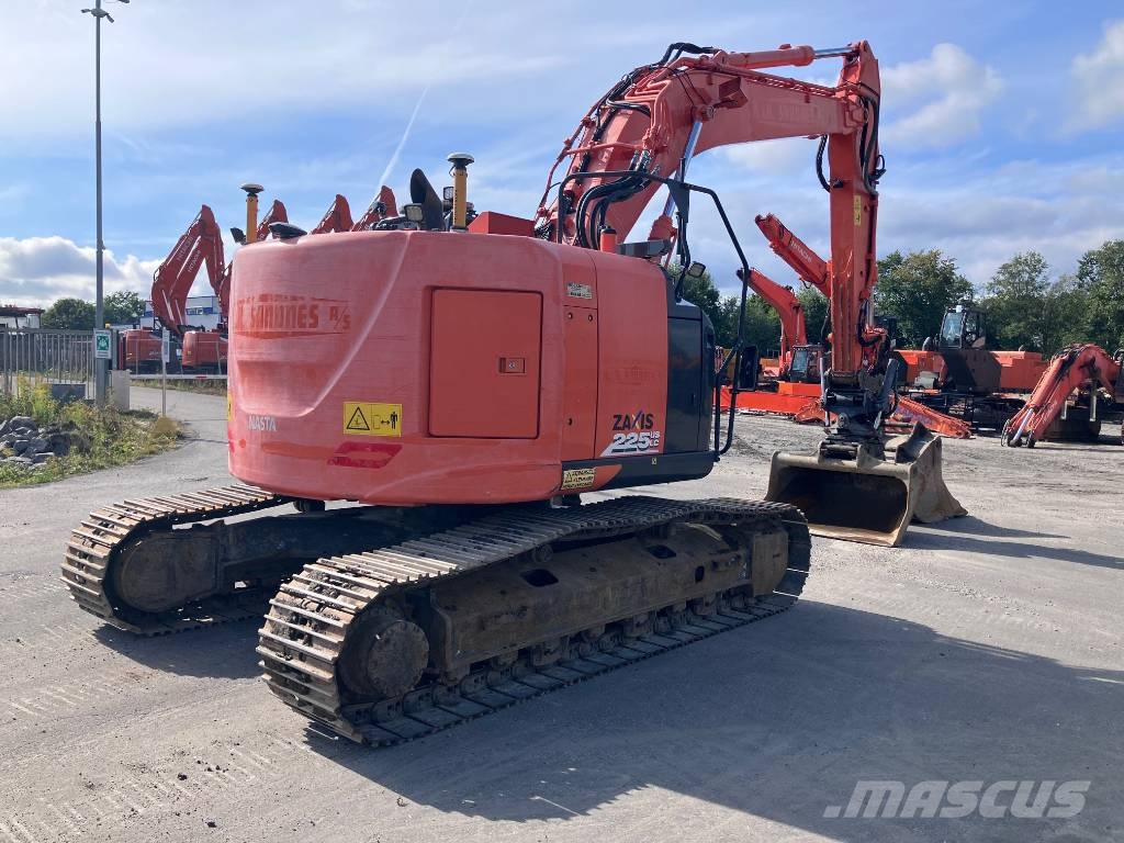 Hitachi ZX225USLC-6 Beltegraver