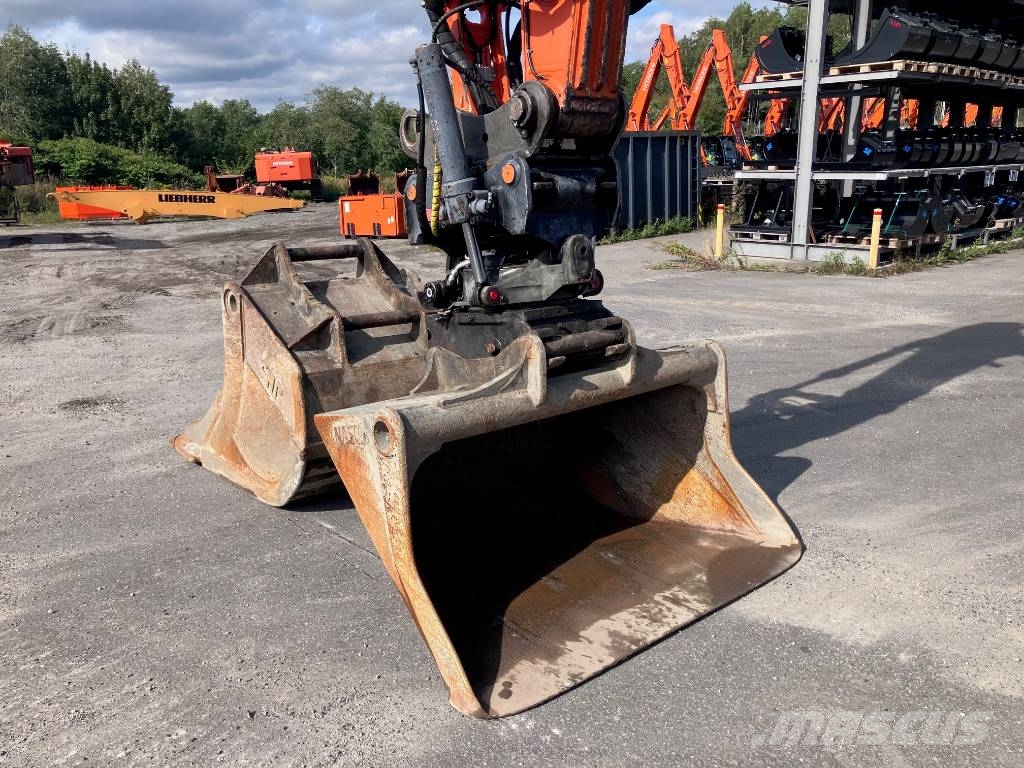 Hitachi ZX225USLC-6 Beltegraver