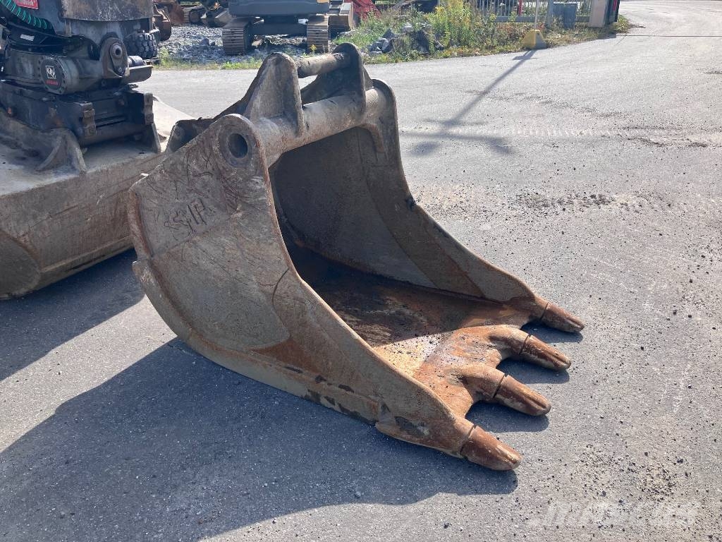 Hitachi ZX225USLC-6 Beltegraver
