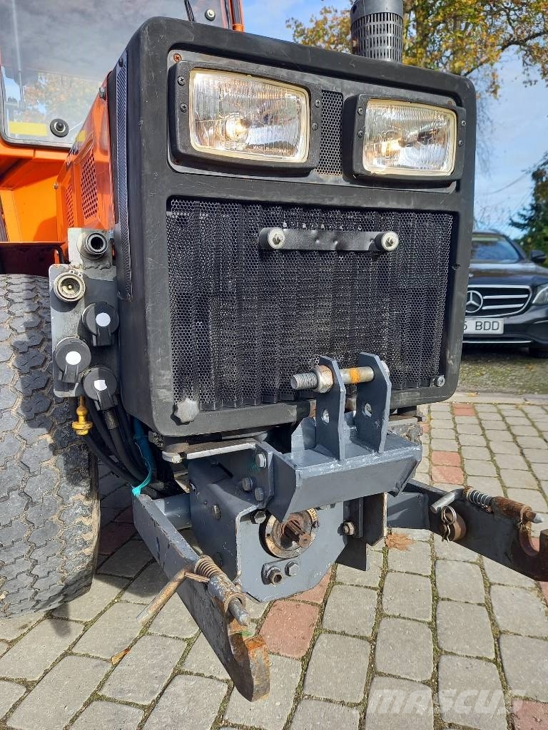 Holder C30, 4x4, ARTICULATED Traktorid