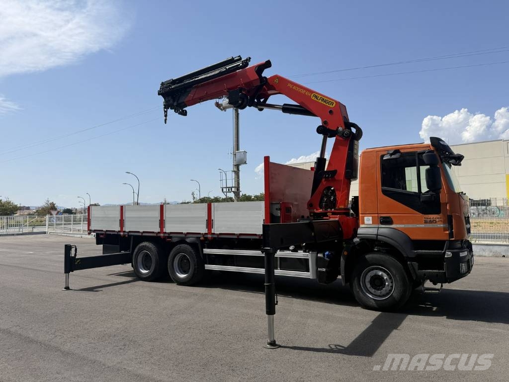 Iveco TRAKKER 330 Snelmontage kranen