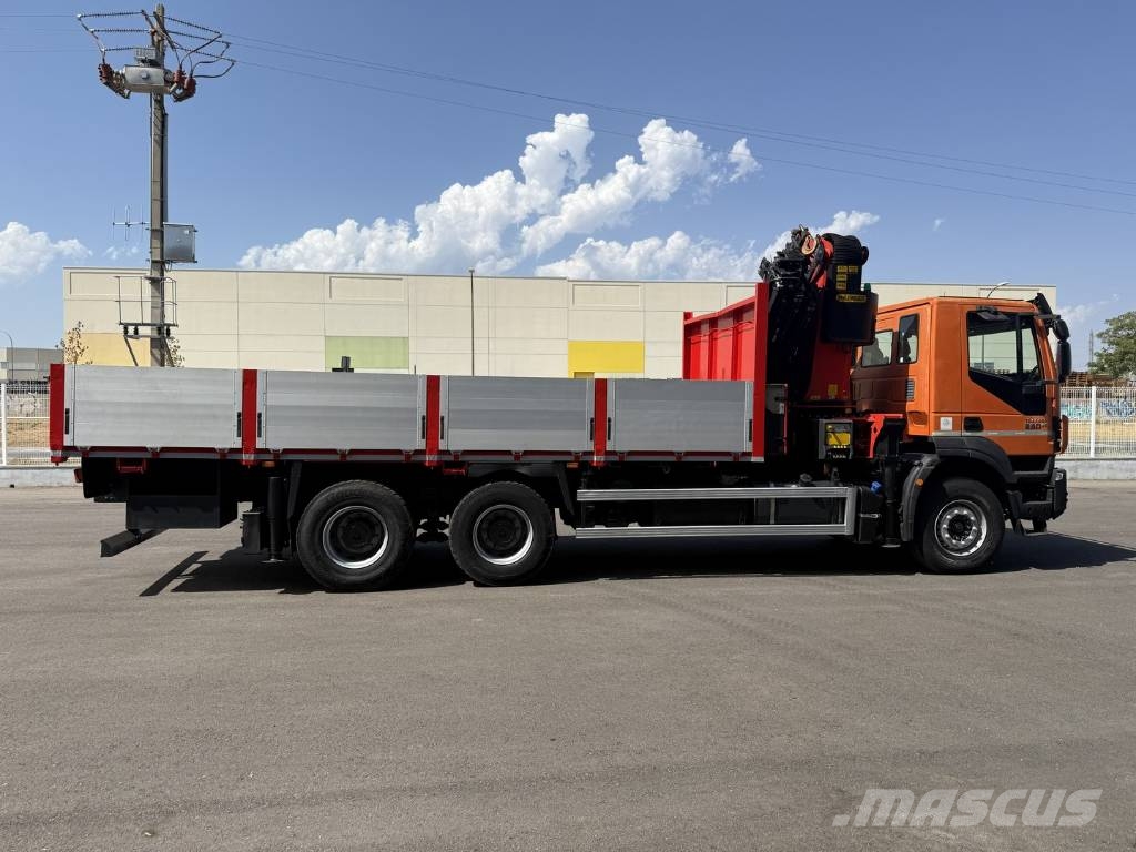 Iveco TRAKKER 330 Snelmontage kranen