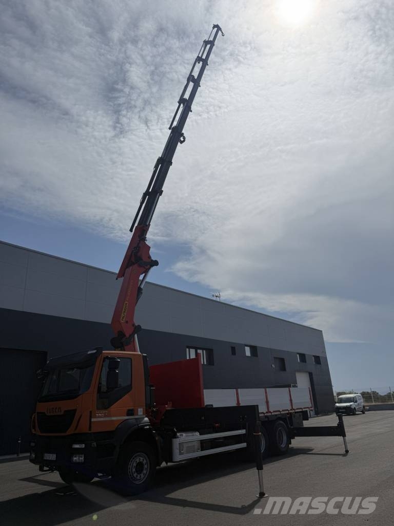 Iveco TRAKKER 330 Snelmontage kranen