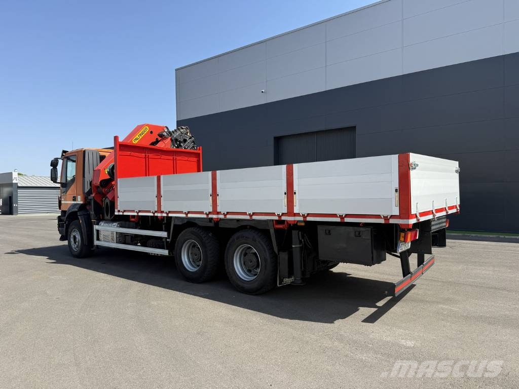 Iveco TRAKKER 330 Snelmontage kranen