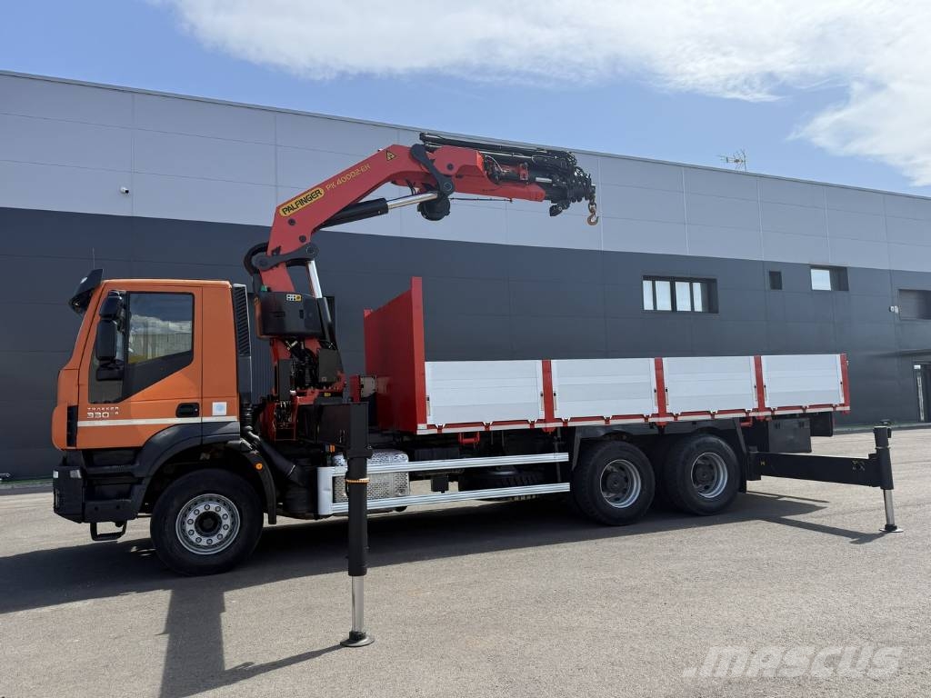Iveco TRAKKER 330 Snelmontage kranen