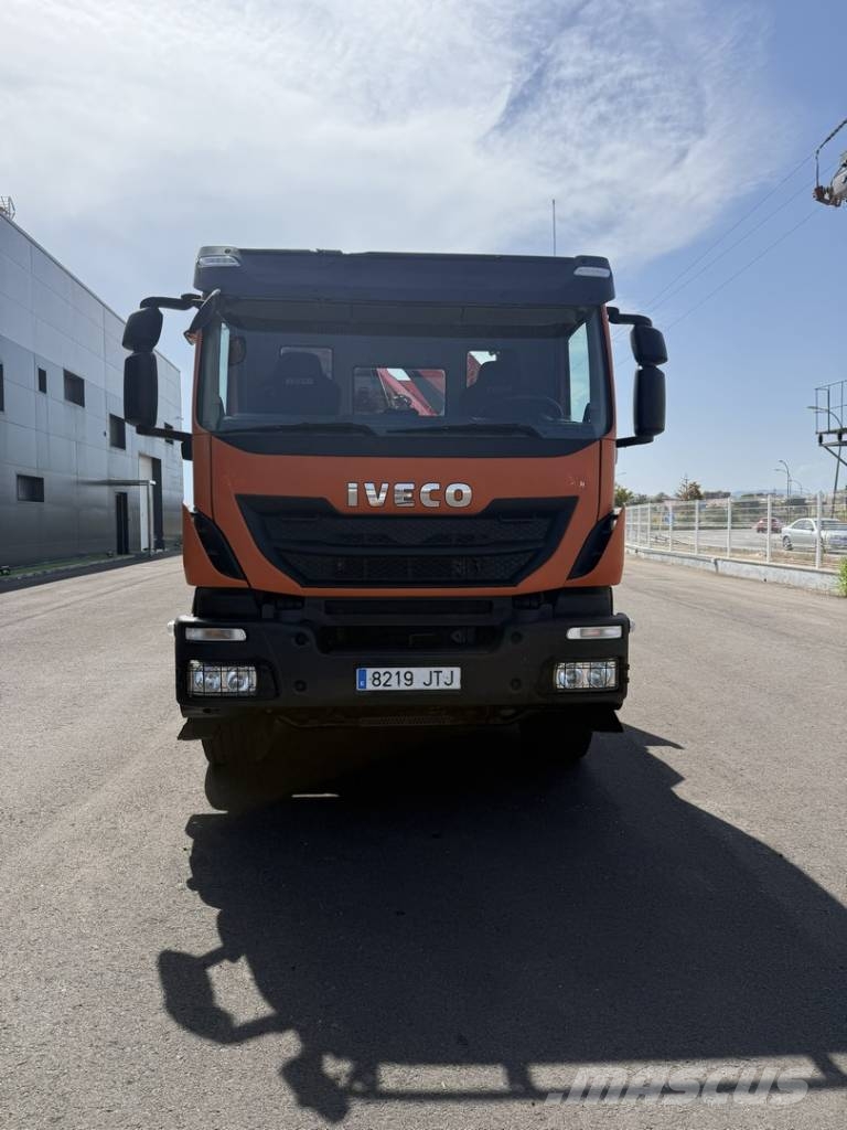 Iveco TRAKKER 330 Snelmontage kranen