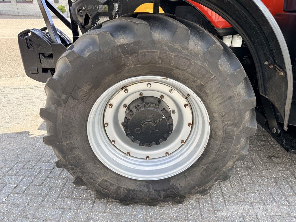 Case IH IH Puma 200 CVXDrive met Herder Trattori