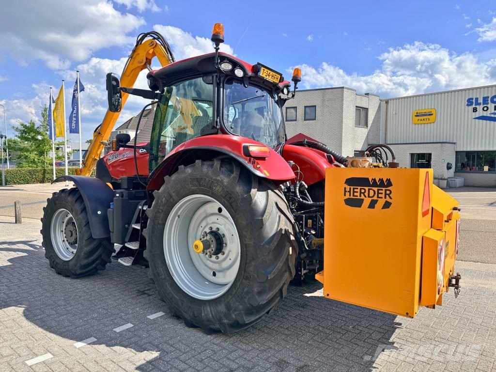 Case IH IH Puma 200 CVXDrive met Herder Trattori
