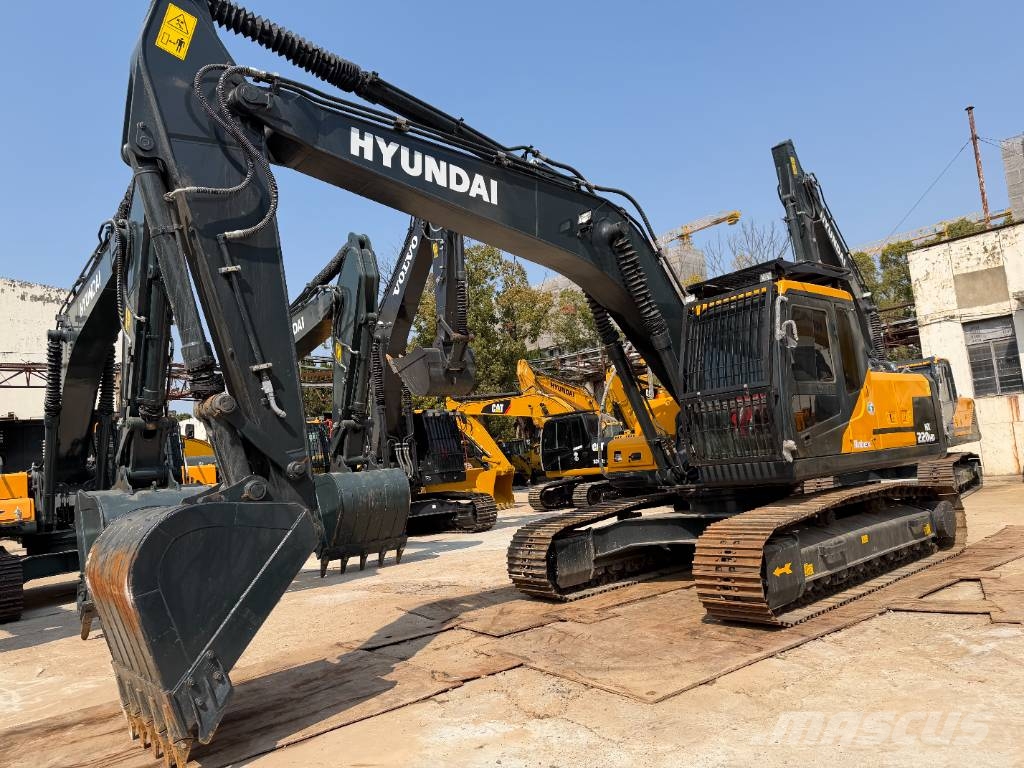 Hyundai HX220HD - 28th Anniversary Promotion Price حفارات زحافة