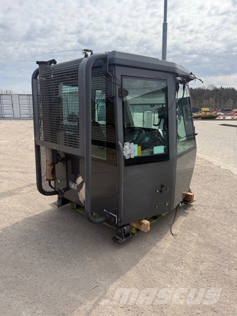 CASE 330 B USED CAB Cabins and interior