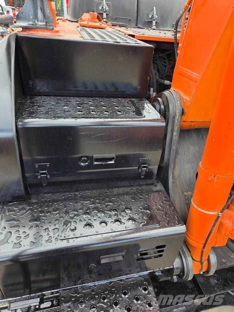 Hitachi ZX250LCN-7, 2020, 6.815h, new chain, new bucket Escavadeiras de esteiras