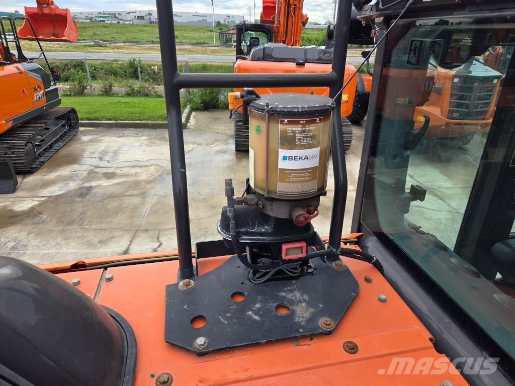 Hitachi ZX250LCN-7, 2020, 6.815h, new chain, new bucket Escavadeiras de esteiras