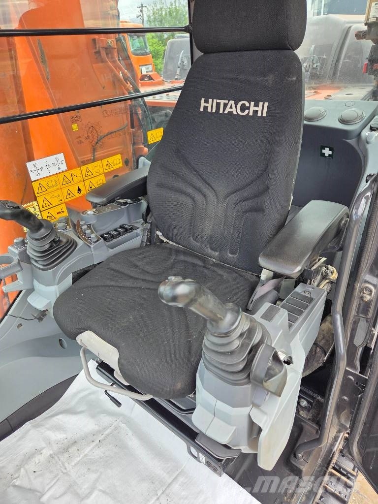 Hitachi ZX250LCN-7, 2020, 6.815h, new chain, new bucket Escavadeiras de esteiras