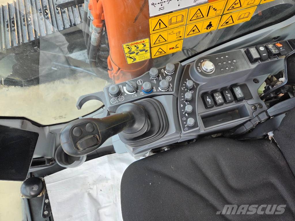 Hitachi ZX250LCN-7, 2020, 6.815h, new chain, new bucket Escavadeiras de esteiras