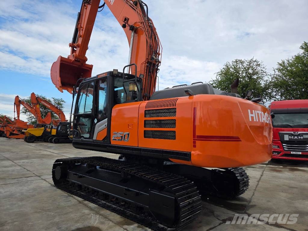 Hitachi ZX250LCN-7, 2020, 6.815h, new chain, new bucket Escavadeiras de esteiras
