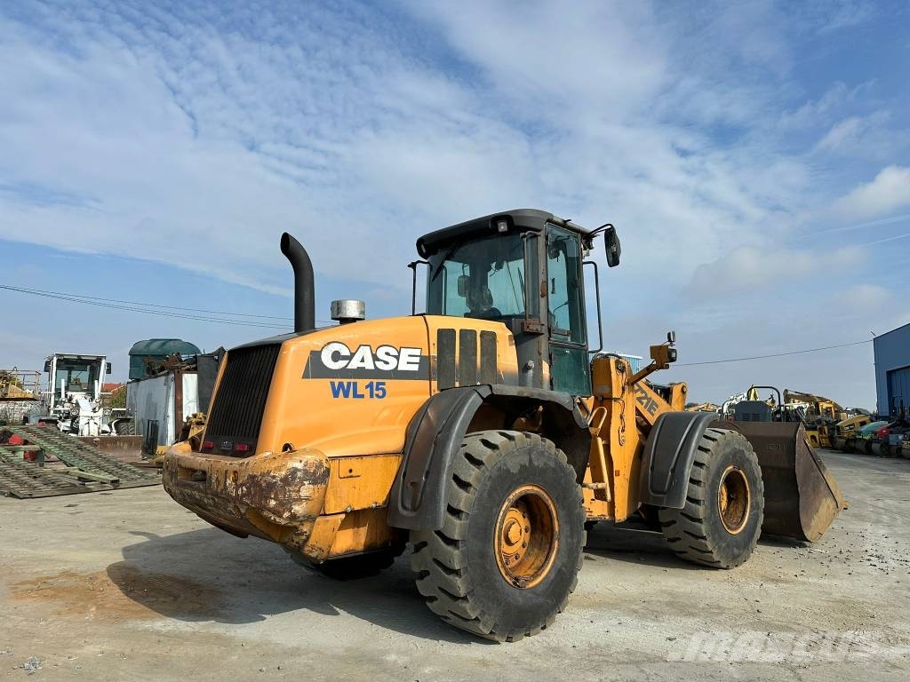 CASE 721 E Колесни товарачи