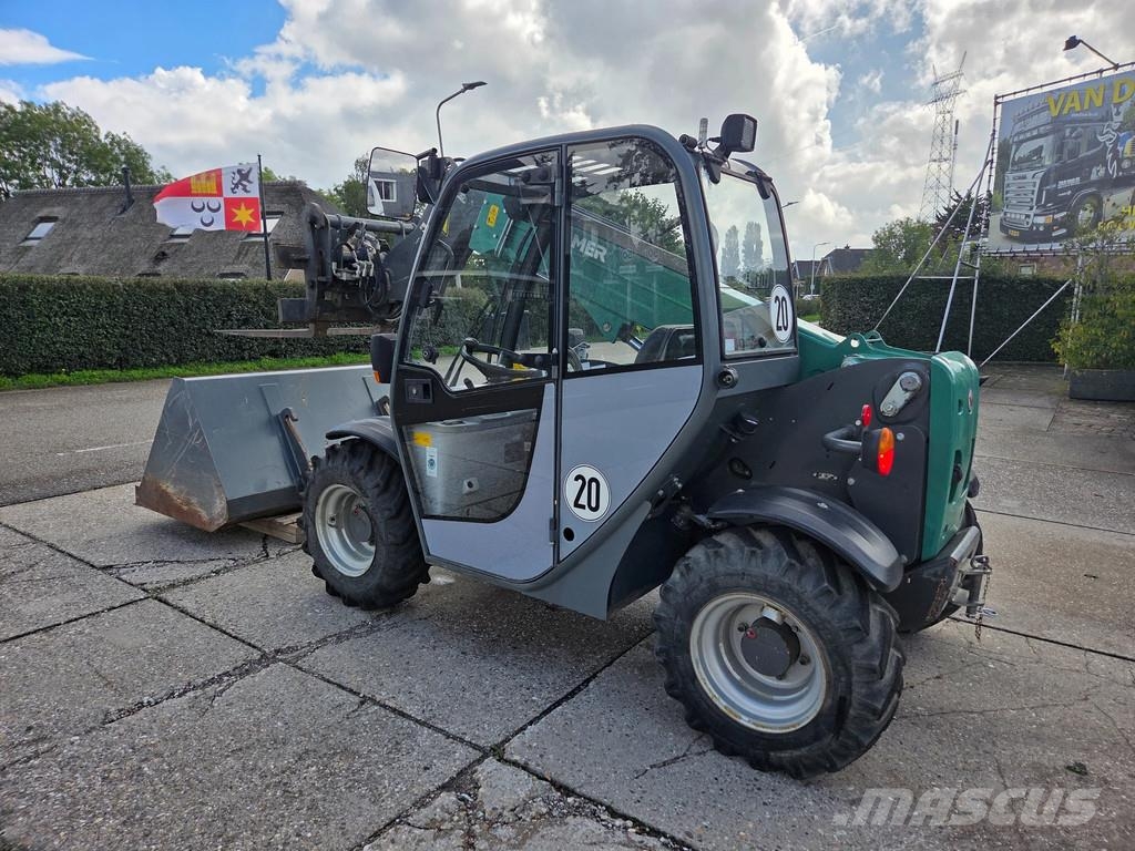 Weidemann T4512 4x4x4 Chariot télescopique