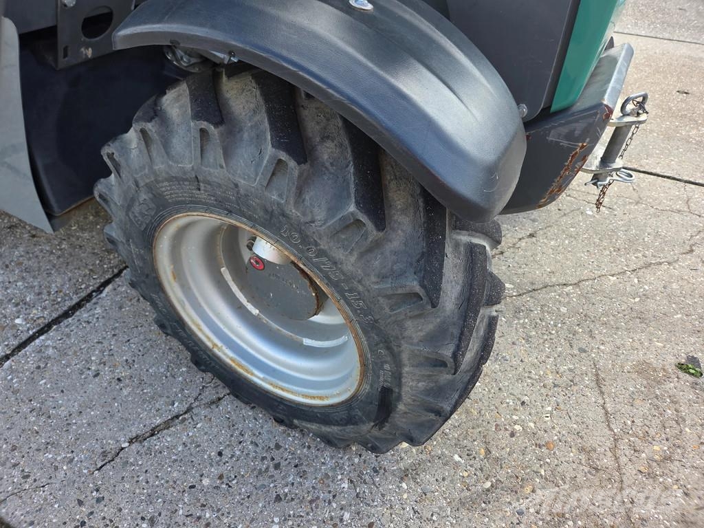 Weidemann T4512 4x4x4 Chariot télescopique
