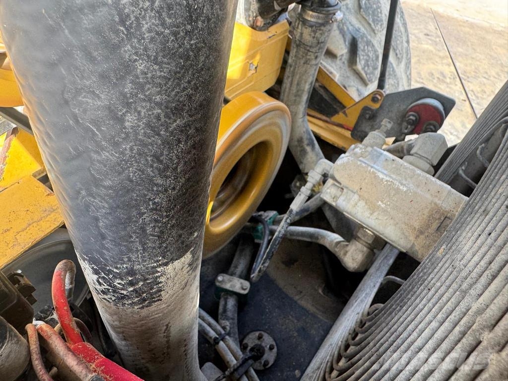 CAT CS 663E . Muut jyrät