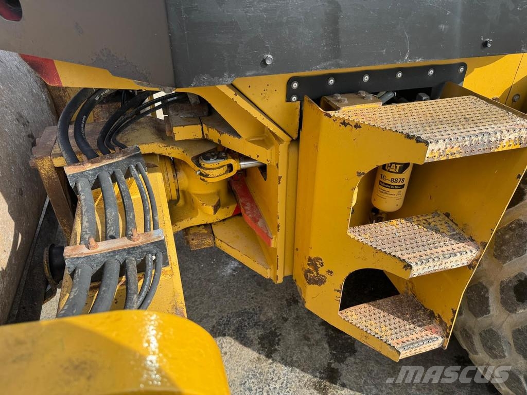 CAT CS 663E . Muut jyrät
