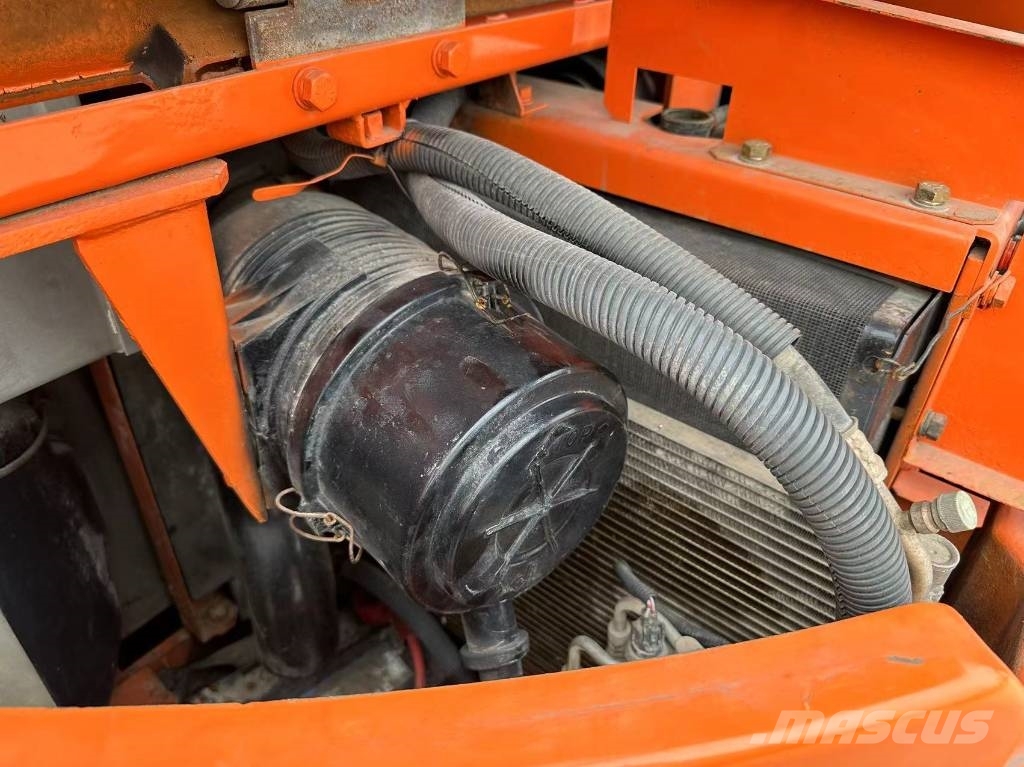 Hitachi ZX 75 US 中型挖掘机
