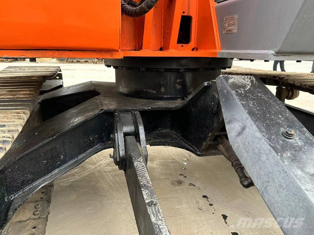 Hitachi ZX 75 US 中型挖掘机