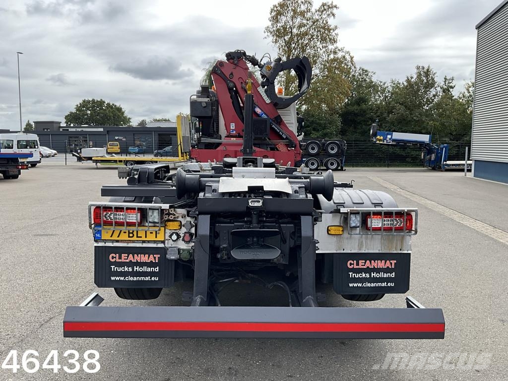 Volvo FMX 460 8x4 Euro 6 HMF 19 Tonmeter Z-kraan Hook lift trucks