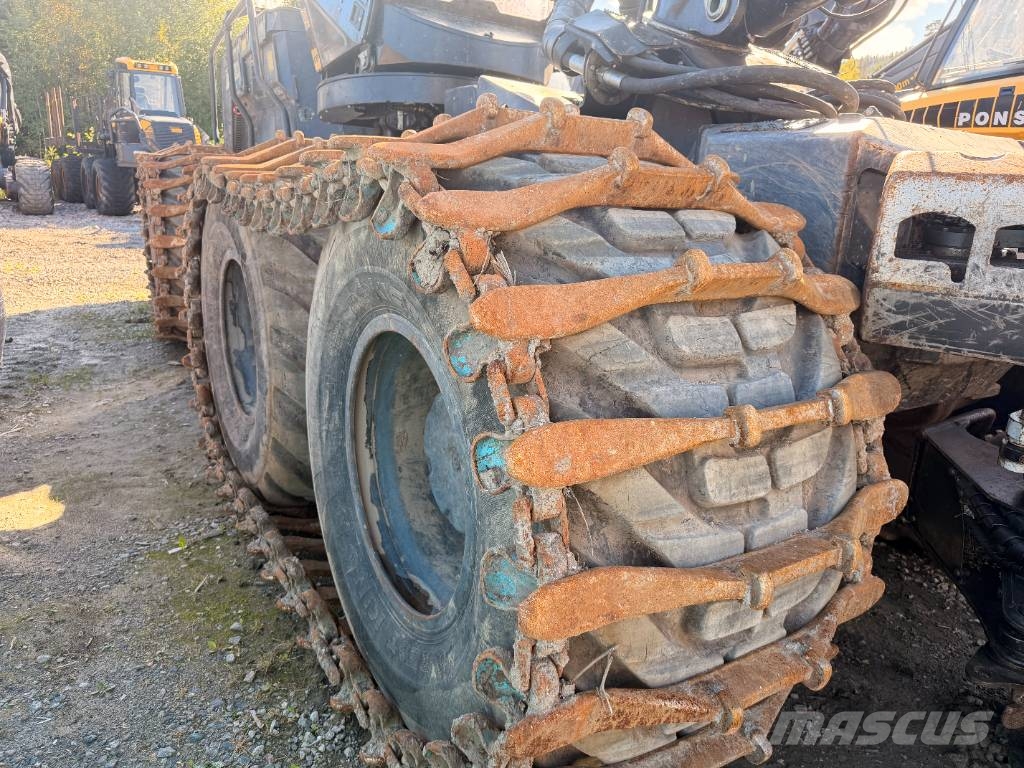 Logset H12 Harvester