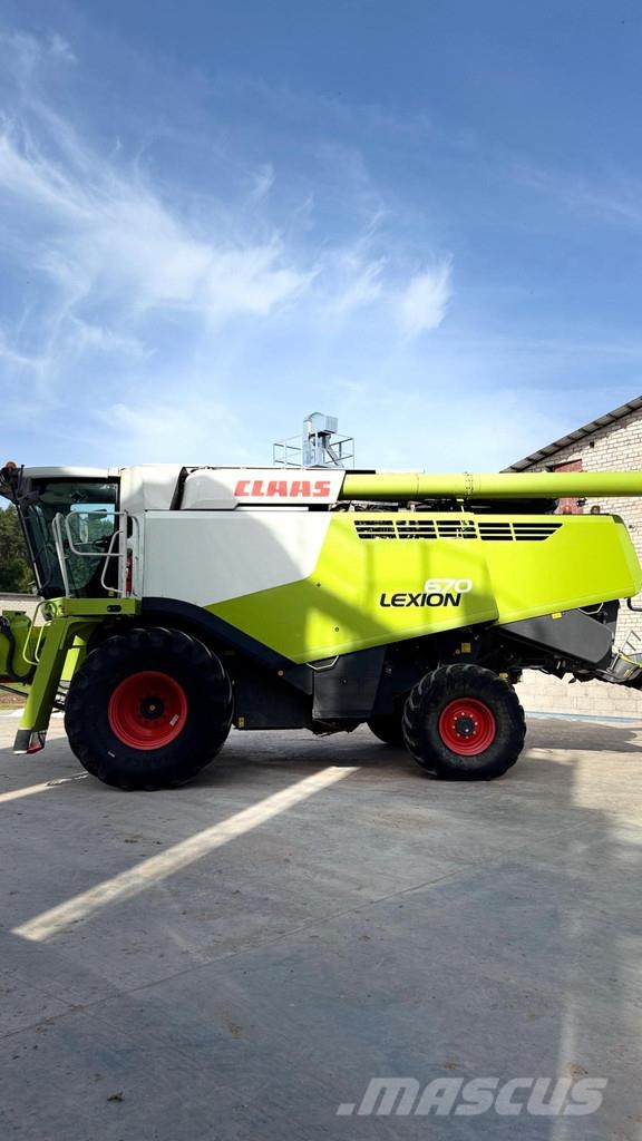 CLAAS Lexion 670 Derliaus nuėmimo kombainai