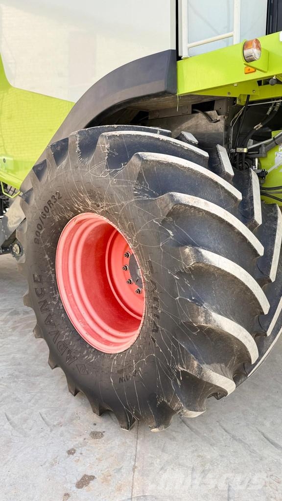 CLAAS Lexion 670 Derliaus nuėmimo kombainai