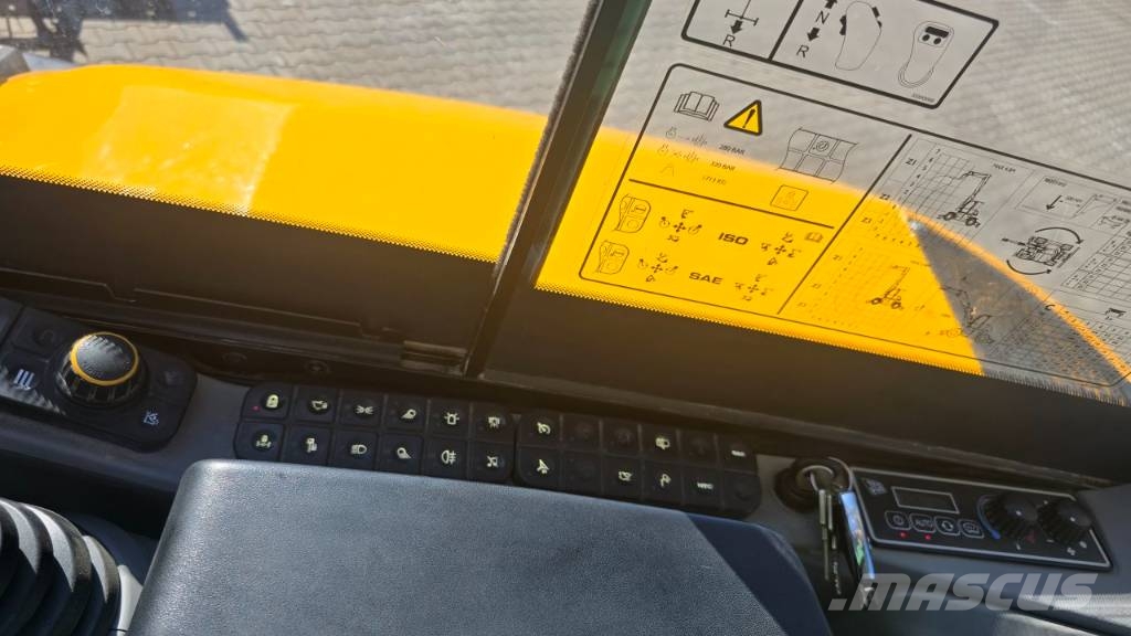 JCB Hydradig JS110W Excavadoras de ruedas