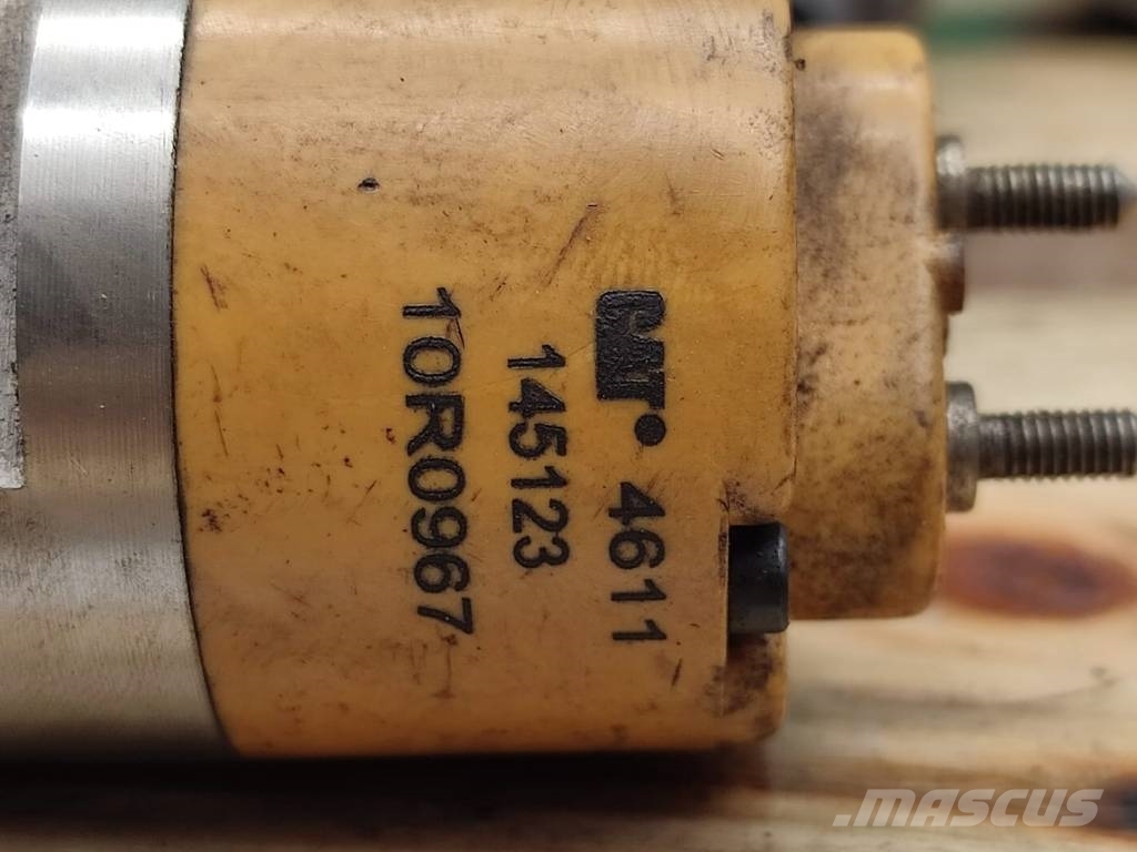 CAT FUEL INJECTOR 10R-0967 145123 CAT C10 engine Motoren