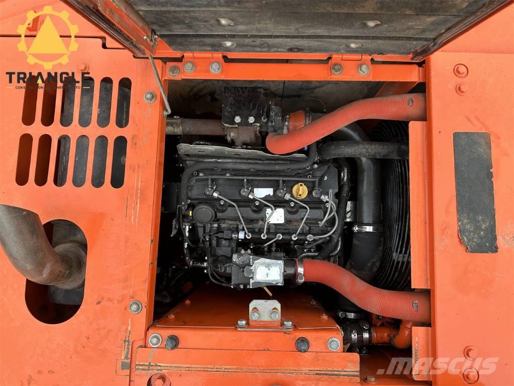 Doosan DX 120 Гусеничні екскаватори