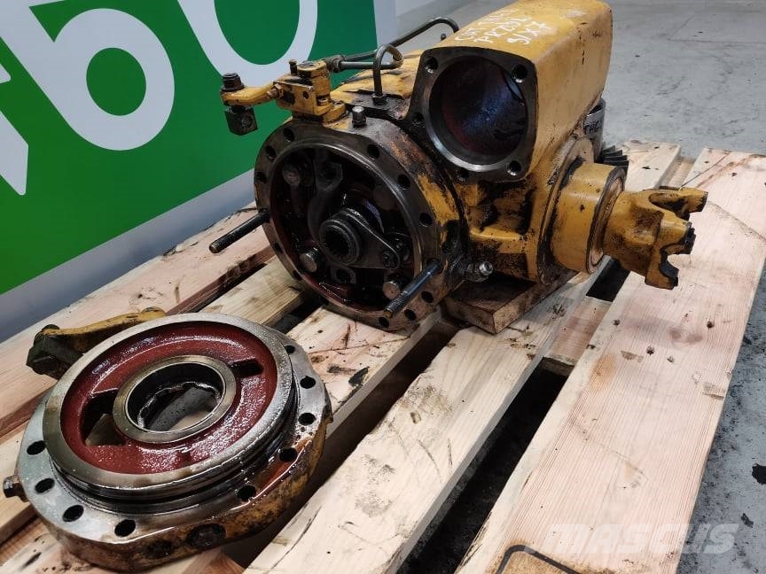 CAT TH 82 differential Z-ITA-753386} Mosty, wały i osie