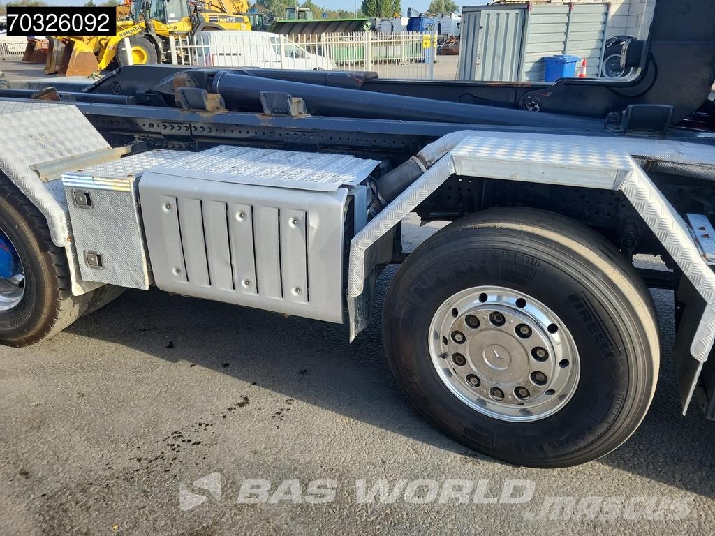 Mercedes-Benz Arocs 3245 8X4 HIAB XR26Z56 containersystem Steel Camion con gancio di sollevamento