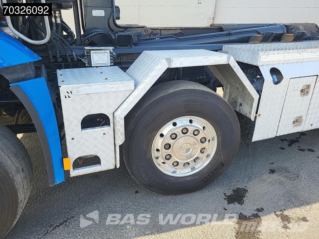 Mercedes-Benz Arocs 3245 8X4 HIAB XR26Z56 containersystem Steel Camion con gancio di sollevamento