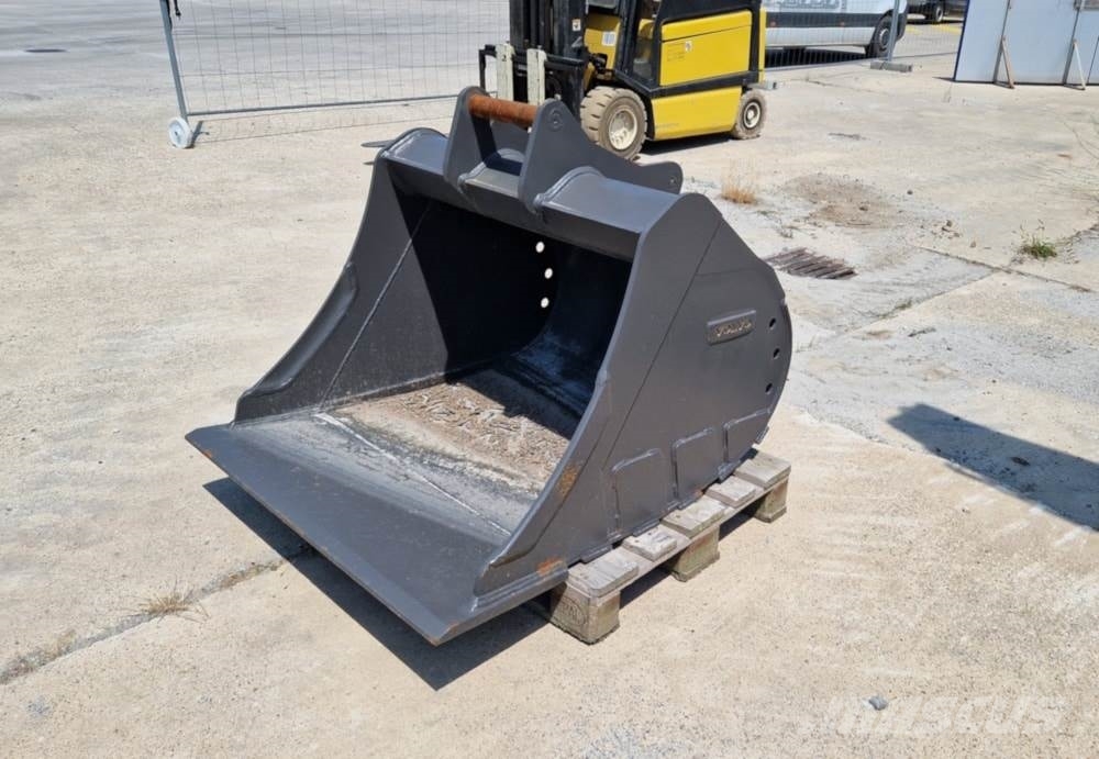 Volvo Tieflöffel mit Messer Excavator