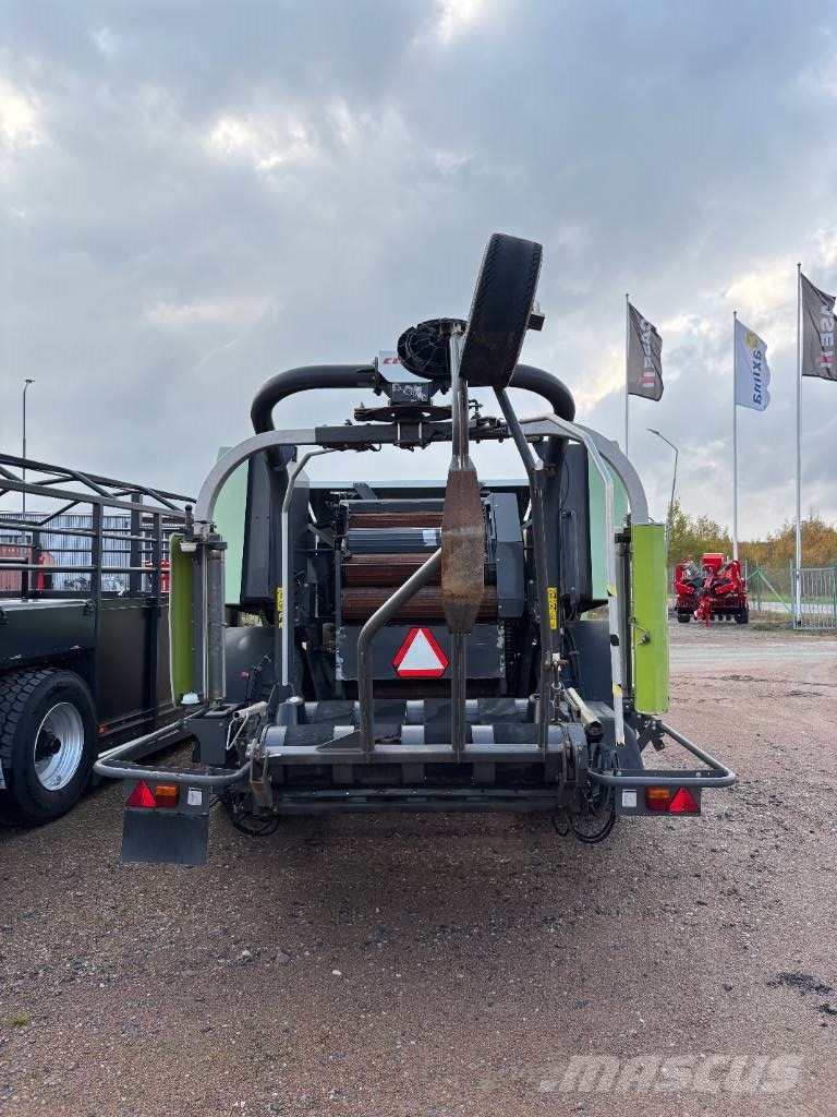 CLAAS Rollant 455 Uniwrap محزمات مستديرة