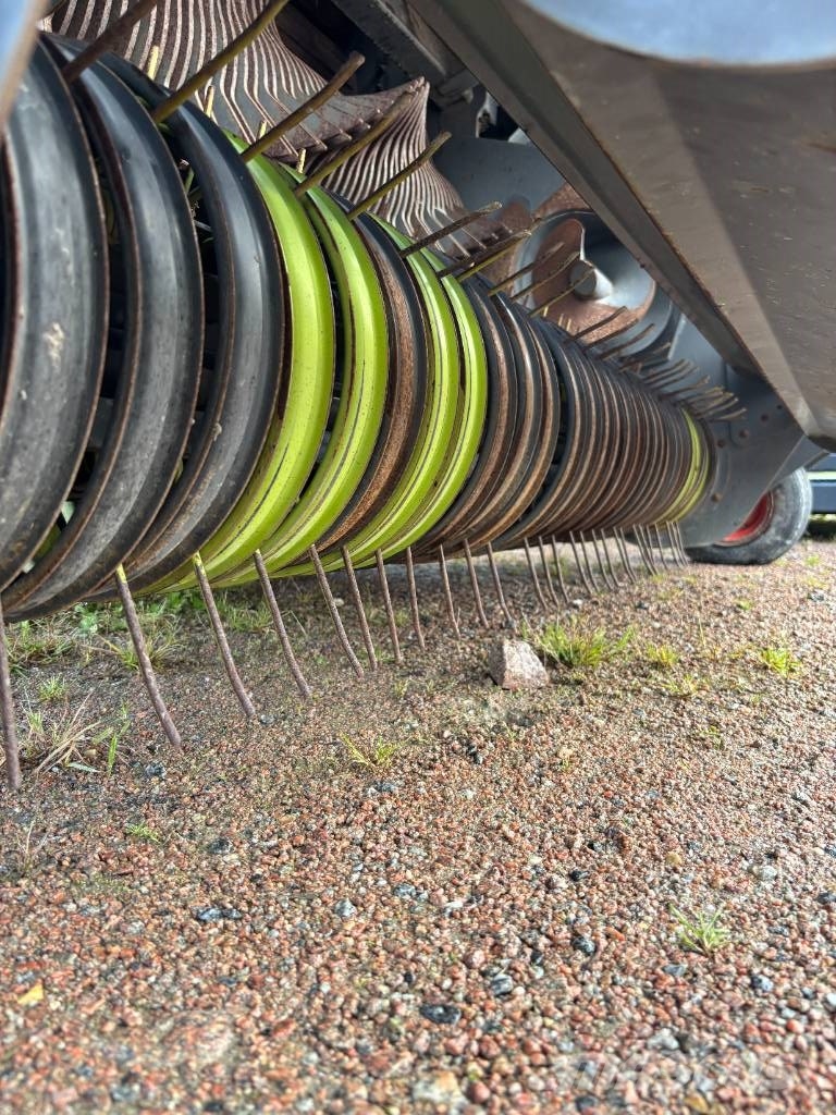 CLAAS Rollant 455 Uniwrap محزمات مستديرة