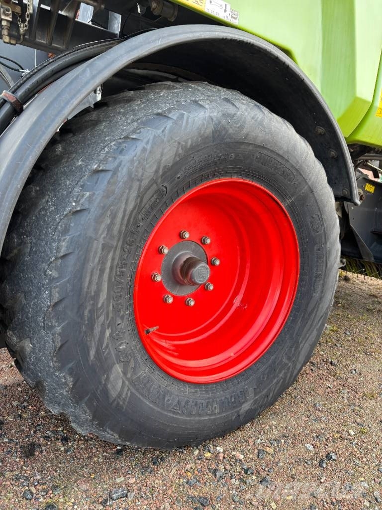 CLAAS Rollant 455 Uniwrap محزمات مستديرة