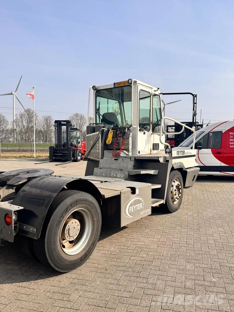 Terberg YT 222 4x2 aangedreven terminal trekker Terminaltrekkers