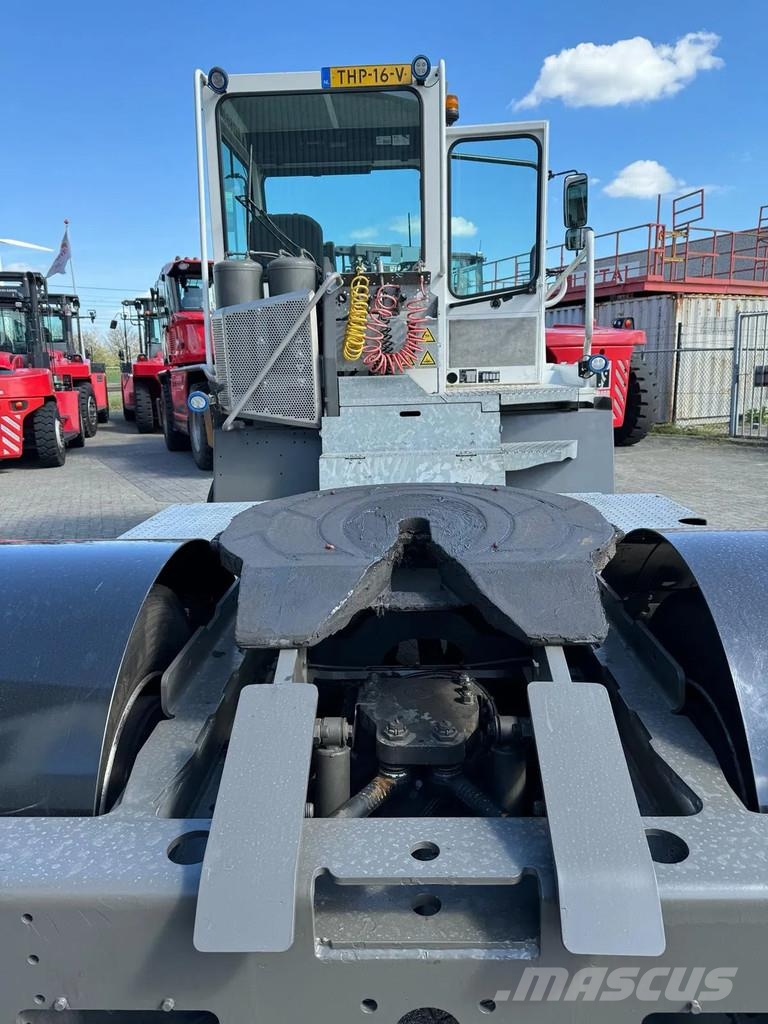 Terberg YT 222 4x2 aangedreven terminal trekker Terminaltrekkers
