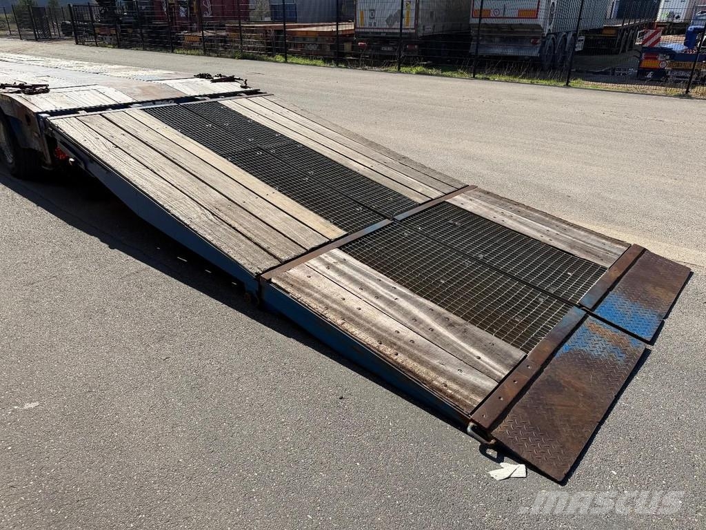 Faymonville STZ-4U - 81T - 3 HYDR STEERING AXLES - 11m LOWDBED Tieflader-Auflieger